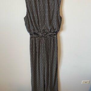 She + Sky Gray Sleeveless Jumpsuit Scoop Neck Casual